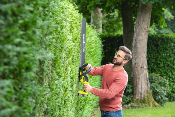 ONE + / Кусторез RYOBI HP RY18HTX60A-125