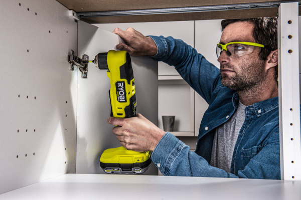 ONE + / Угловая дрель-шуруповерт RYOBI HP RAD18C-0 (без батареи)